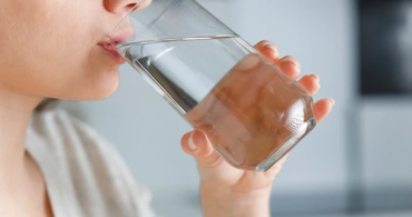 Uống nước ion kiềm vào thời điểm nào trong ngày để đạt hiệu quả tốt nhất?